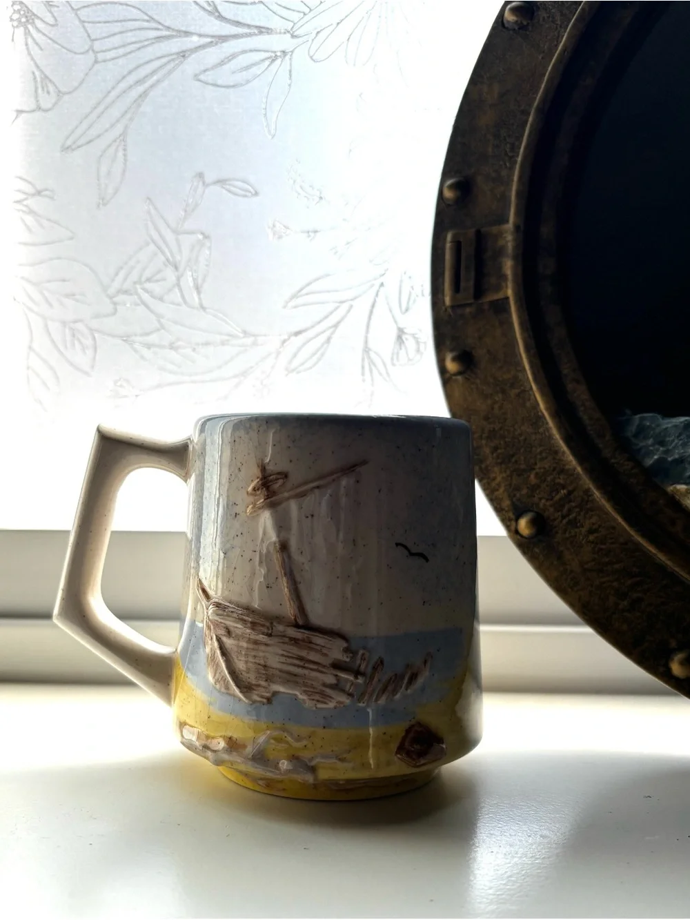 Nautical Lighthouse Porthole Wall Art - White & Gold